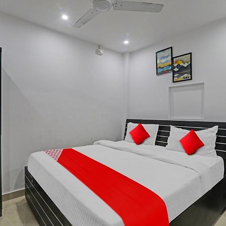 Oyo Flagship 81064 Chaudhary In Hotel Gorakhpur Exterior foto