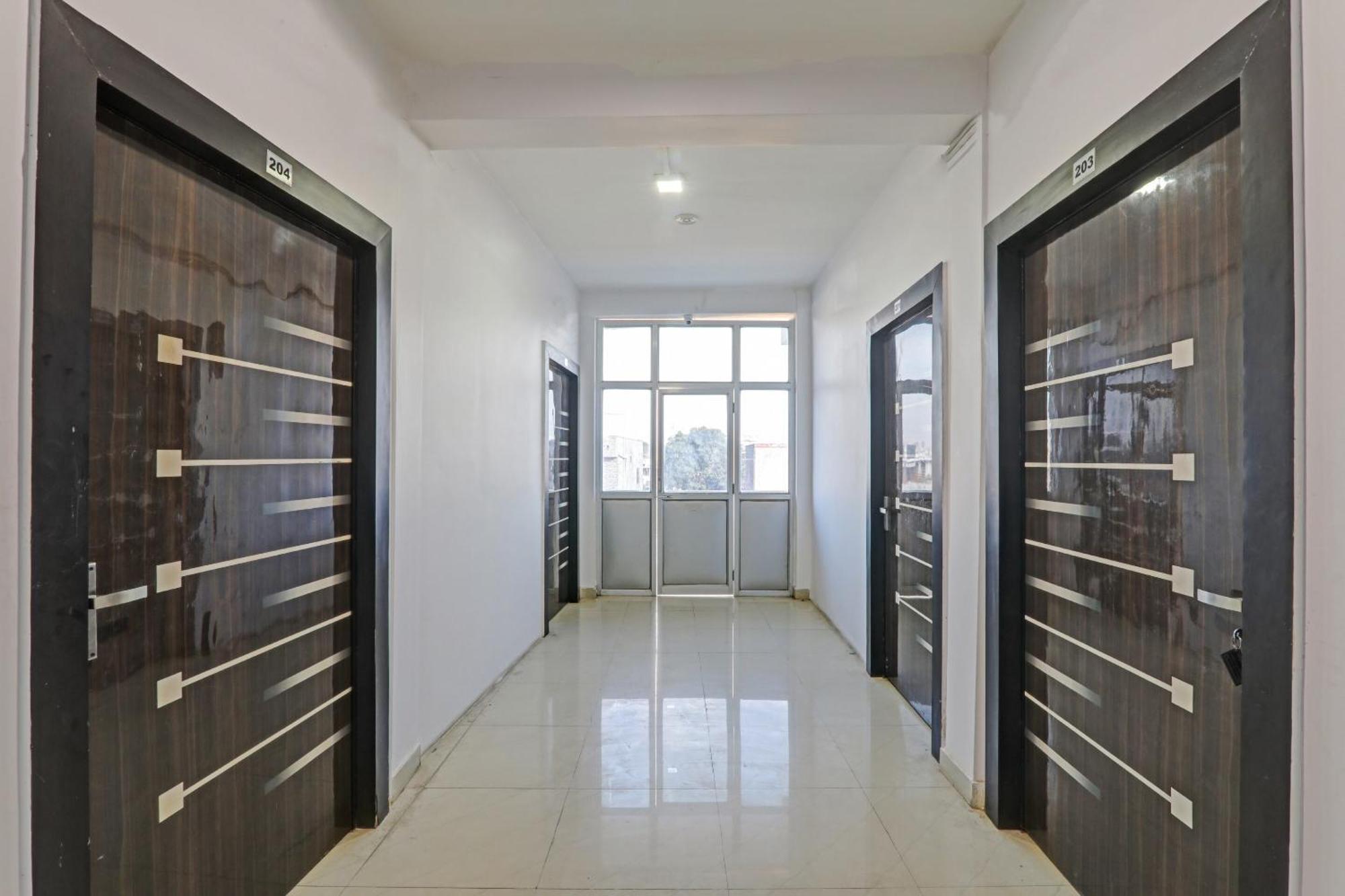 Oyo Flagship 81064 Chaudhary In Hotel Gorakhpur Exterior foto